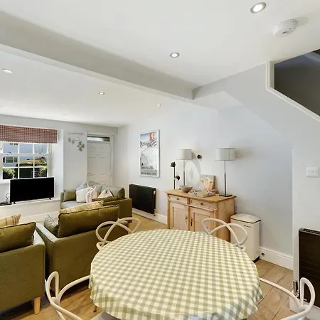 Apple Tree בית נופש